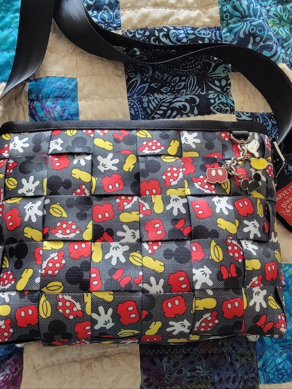 Harvey's Seatbelt Bag Disney "Love You To Pieces"